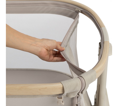 Колыбель Maxi-Cosi IORA AIR Beyond, Classic Beige ECO (с колесами)